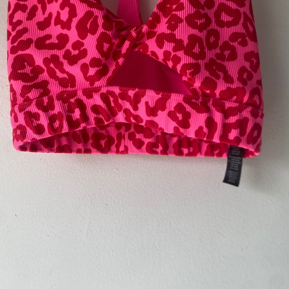 Beach Riot S Twist Sport Top - Picture 5 of 10